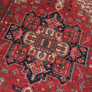 Handwoven Red Oriental Rug - Rich Colors, Exquisite Patterns