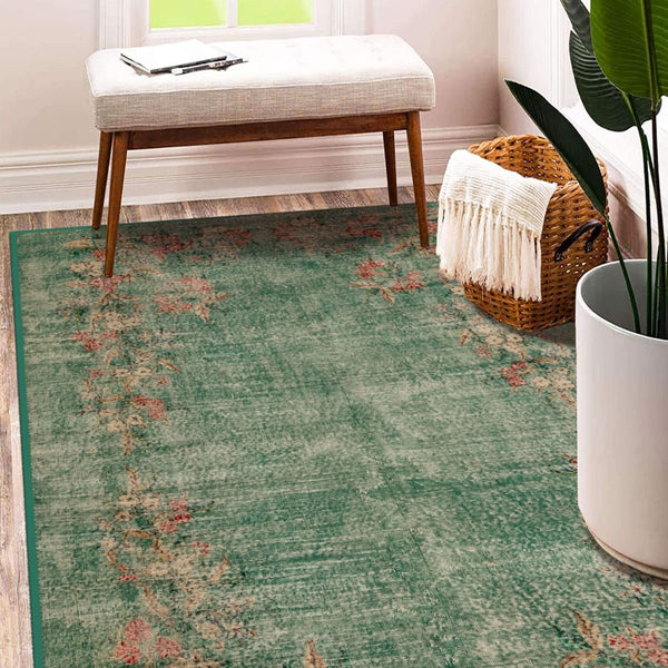 Machine-washable Green Antique Look Rug, perfect for family-friendly and high-traffic areas